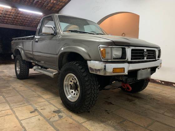 TOYOTA HILUX 2.8 4X4 CS 8V DIESEL 2P MANUAL